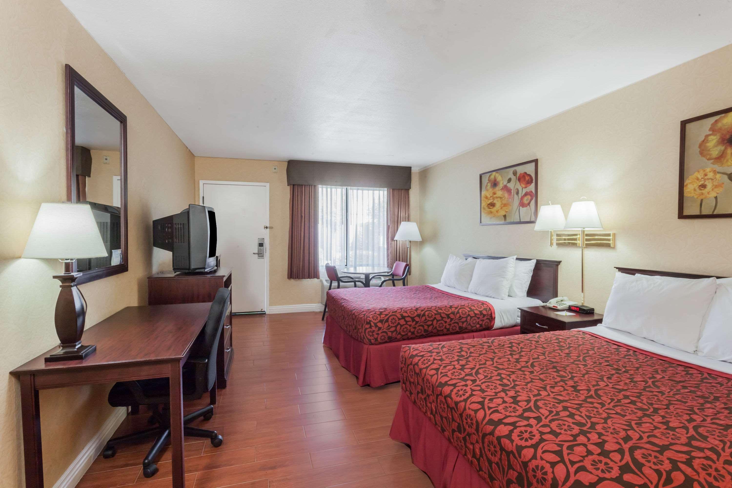 Hospitality Inn San Bernardino Dış mekan fotoğraf