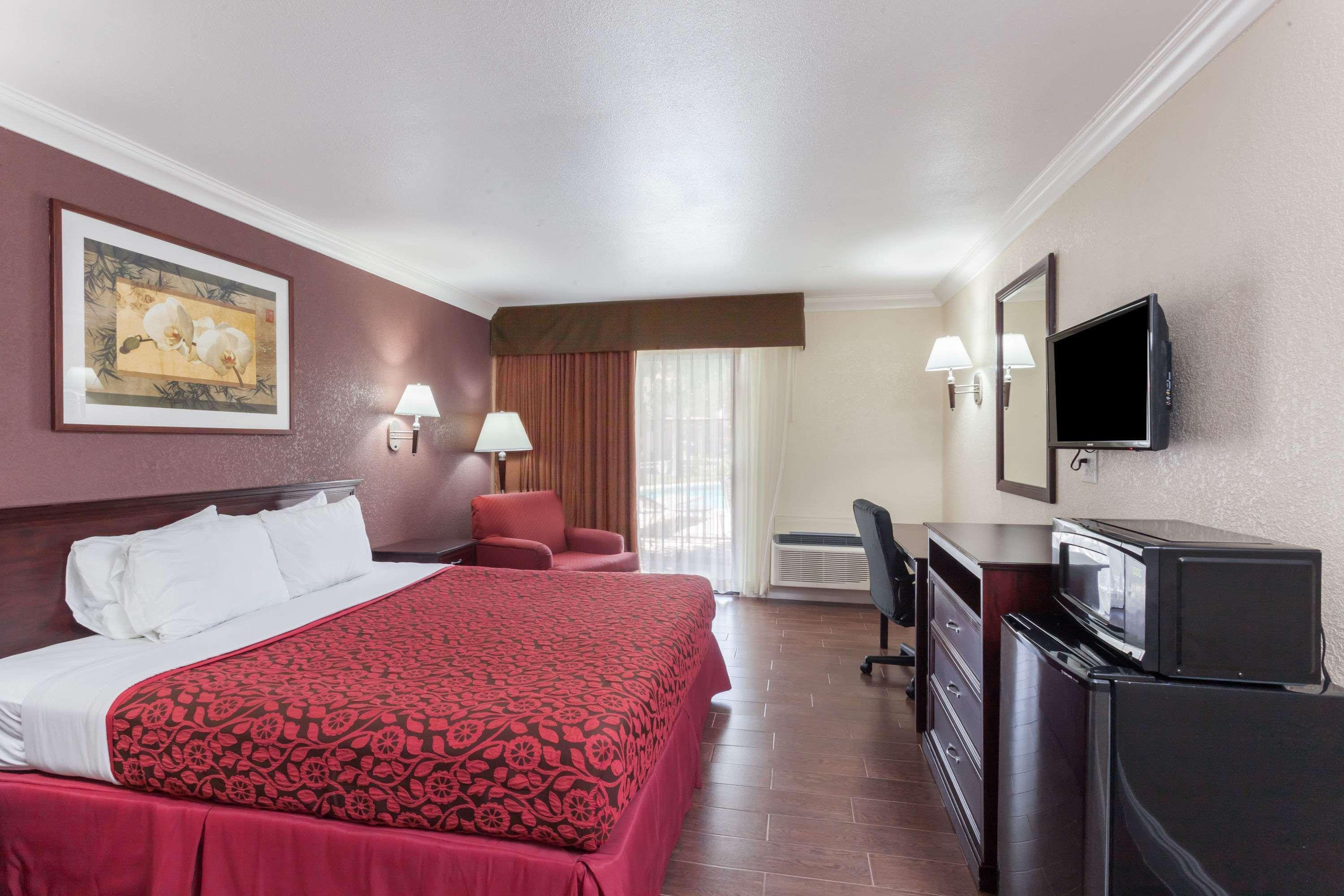 Hospitality Inn San Bernardino Dış mekan fotoğraf