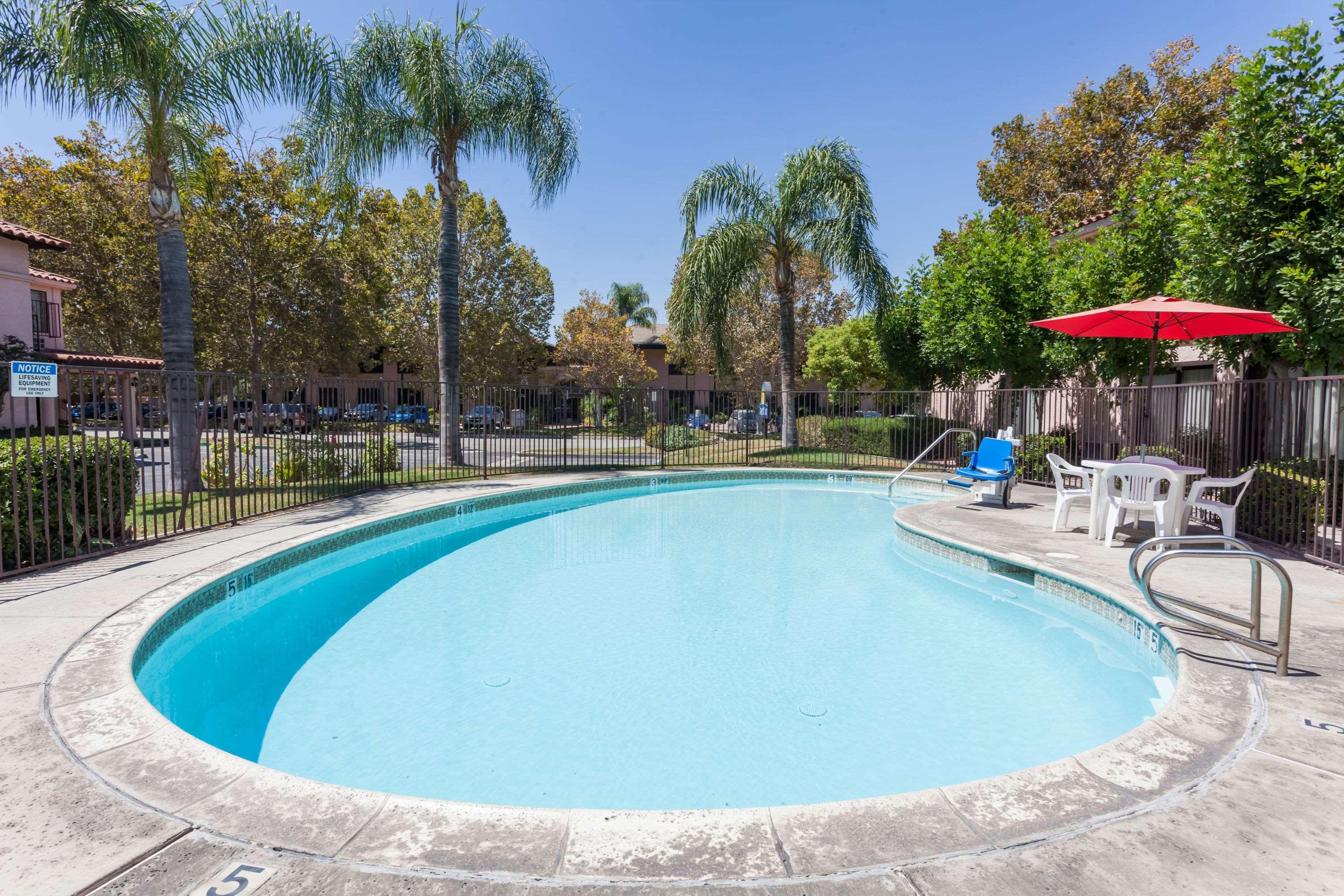 Hospitality Inn San Bernardino Dış mekan fotoğraf