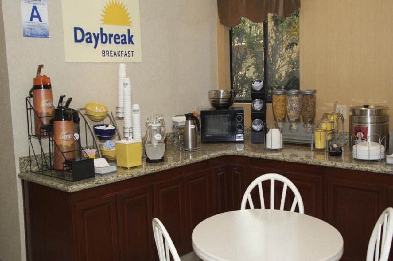 Hospitality Inn San Bernardino Dış mekan fotoğraf