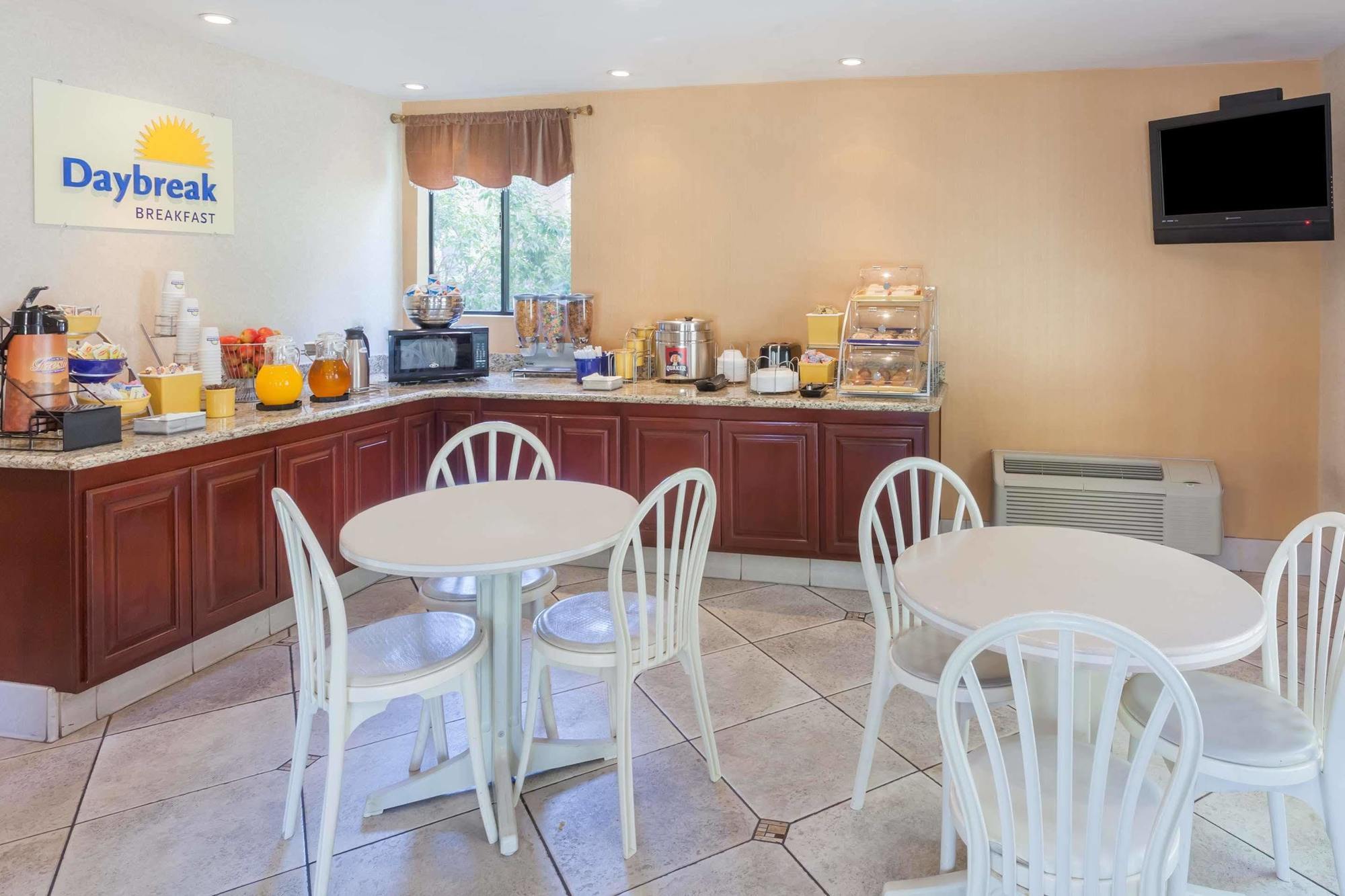 Hospitality Inn San Bernardino Dış mekan fotoğraf